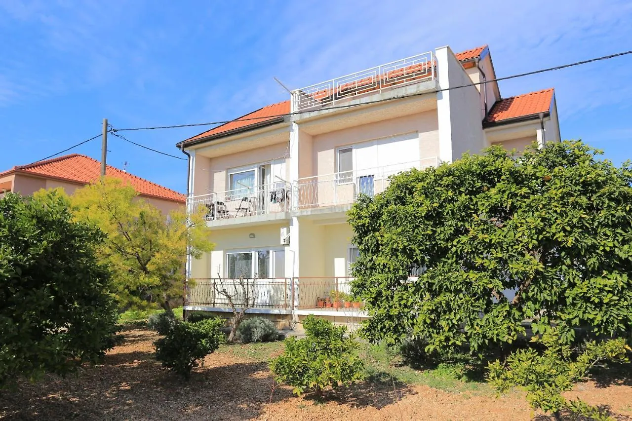 Apartments With A Parking Space Trogir - 18116